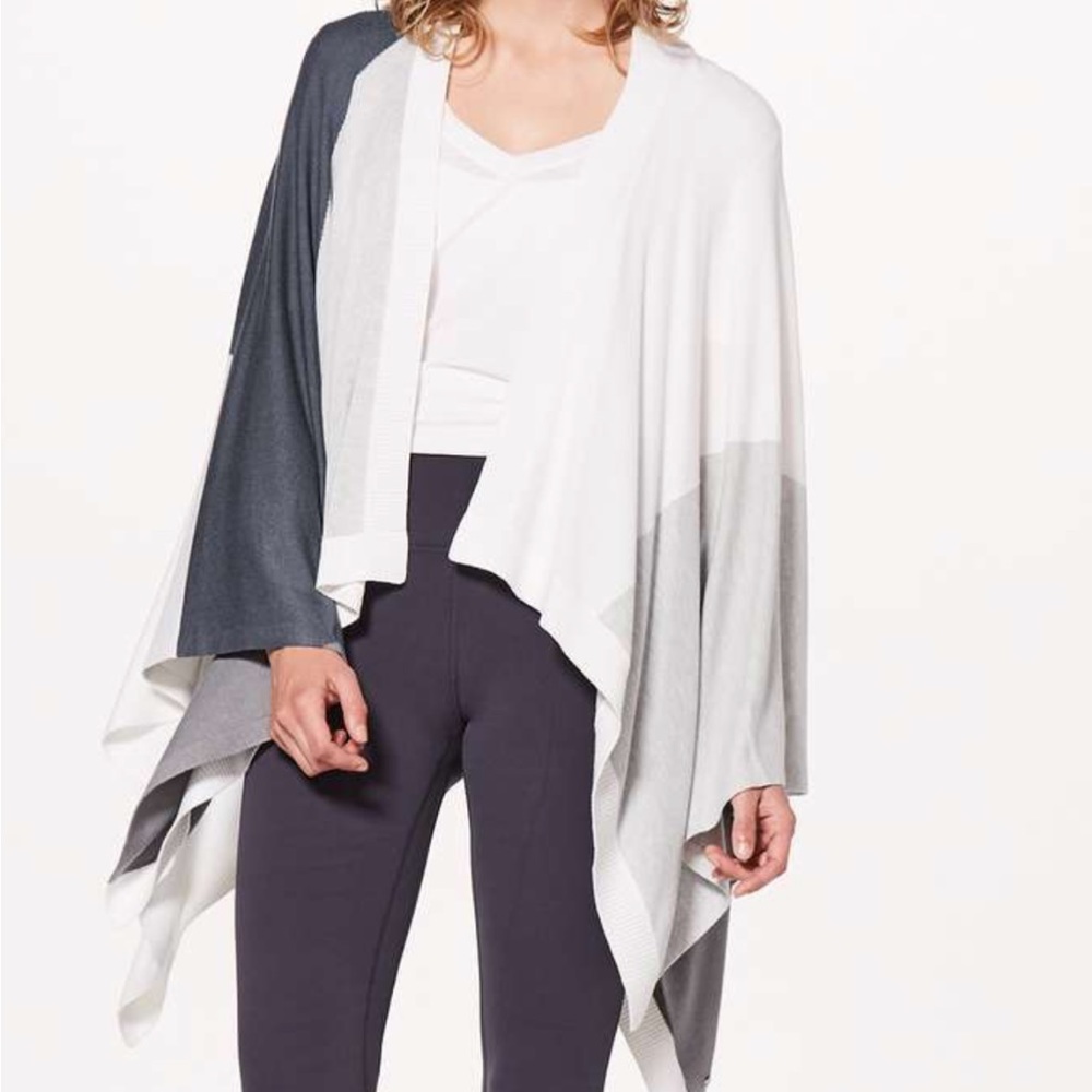 Lululemon hatha wrap in gray white colors